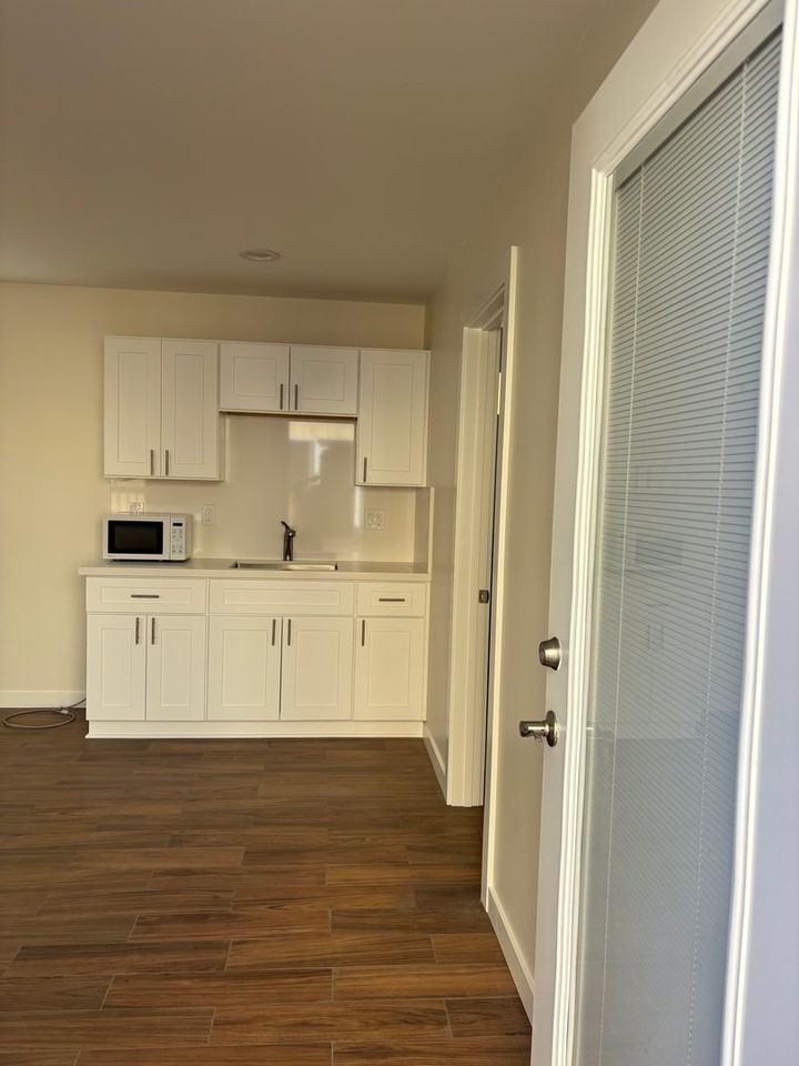 609 Sunset Dr #B - Photo 2 of 8