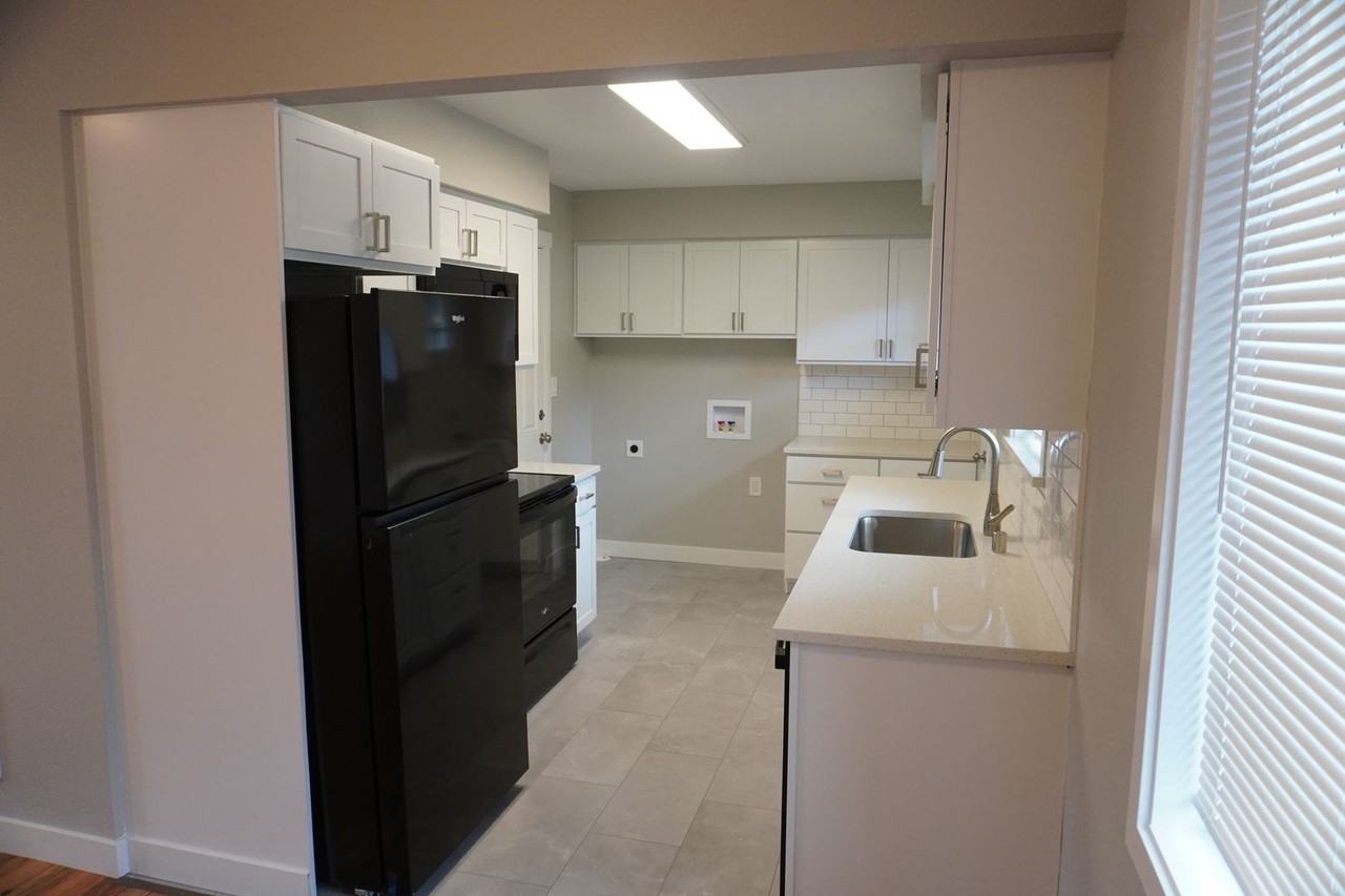 3702 Ne 132nd Ave - Photo 4 of 12