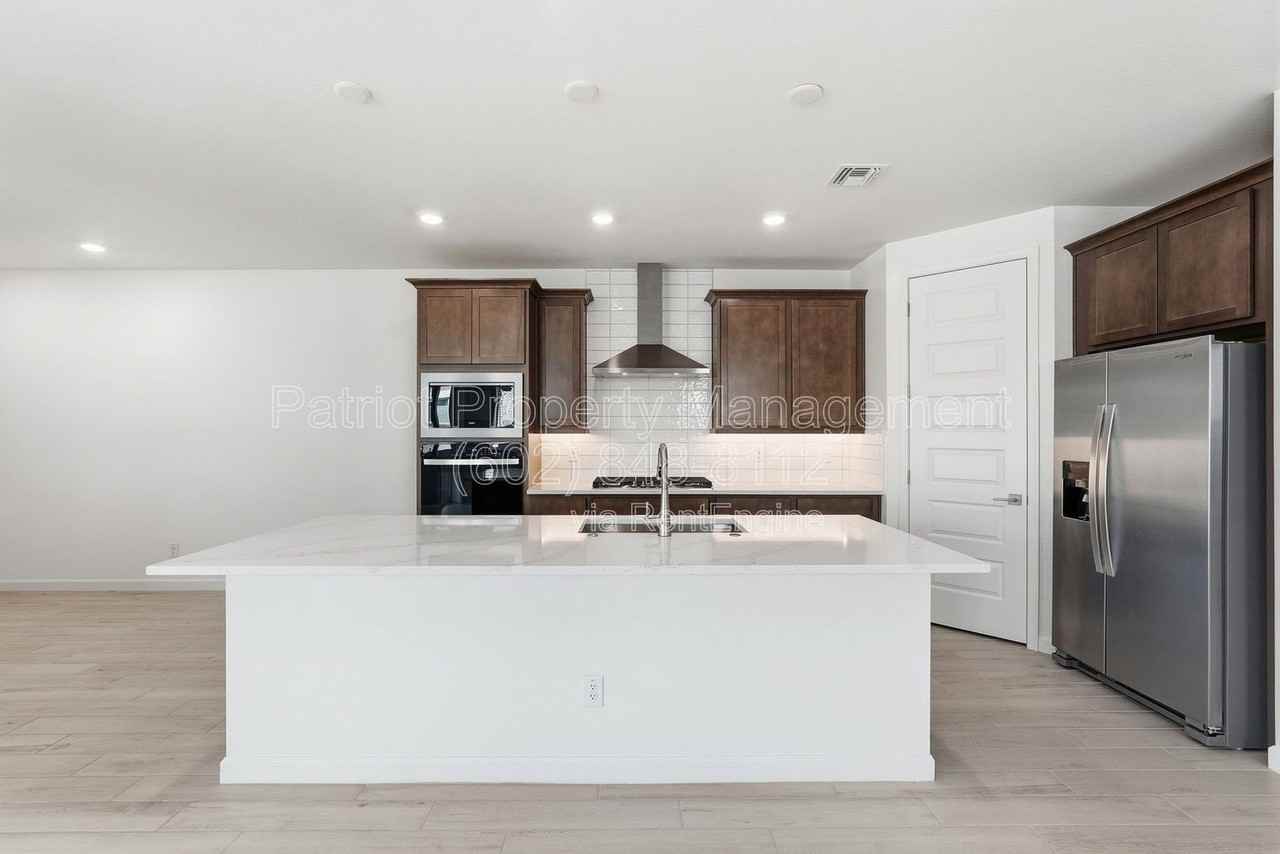 7404 W Buckhorn Trl - Photo 6 of 50