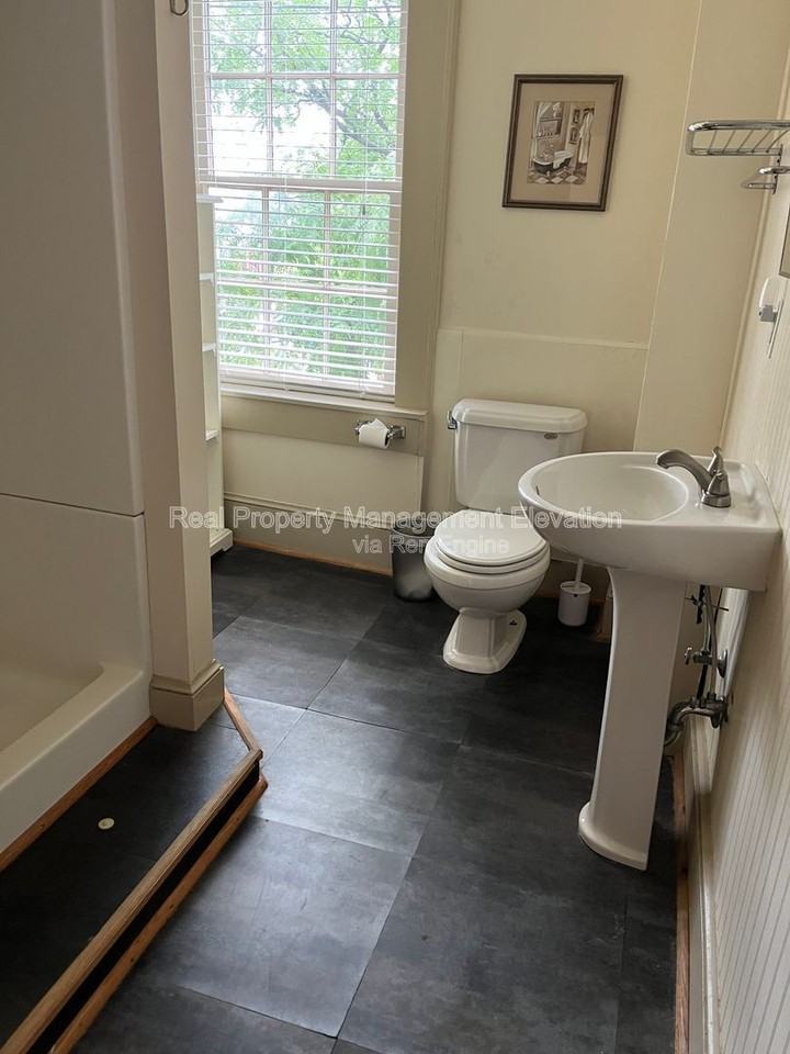 523 S Cameron St #3 - Photo 5 of 5