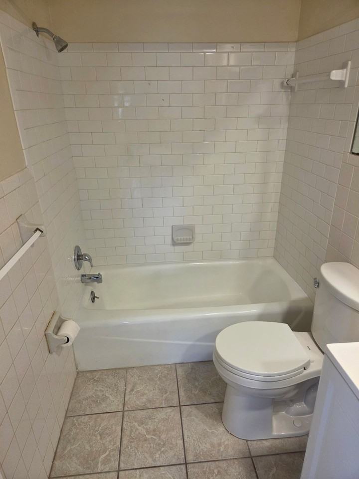 2099 Kings Hwy - Photo 6 of 18