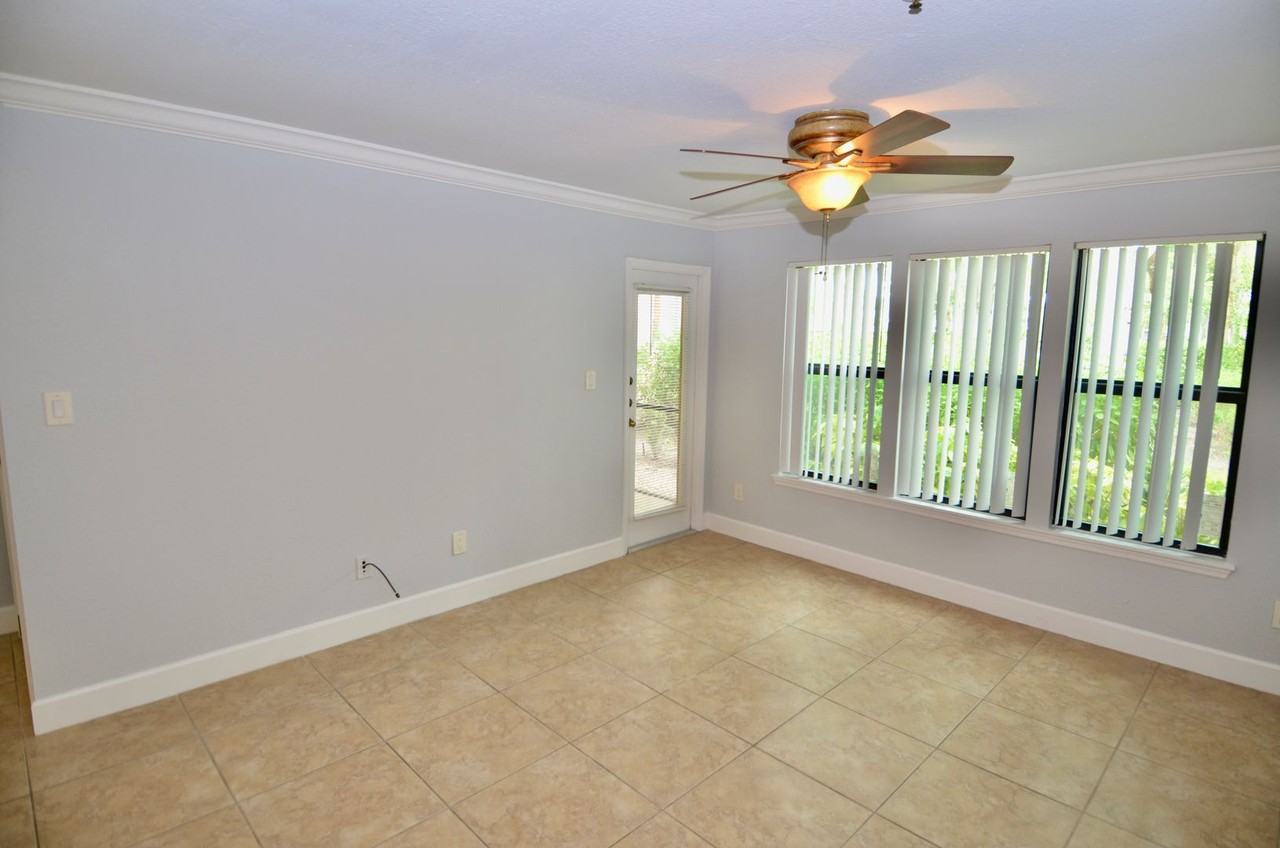 4009 Crockers Lake Blvd - Photo 3 of 26