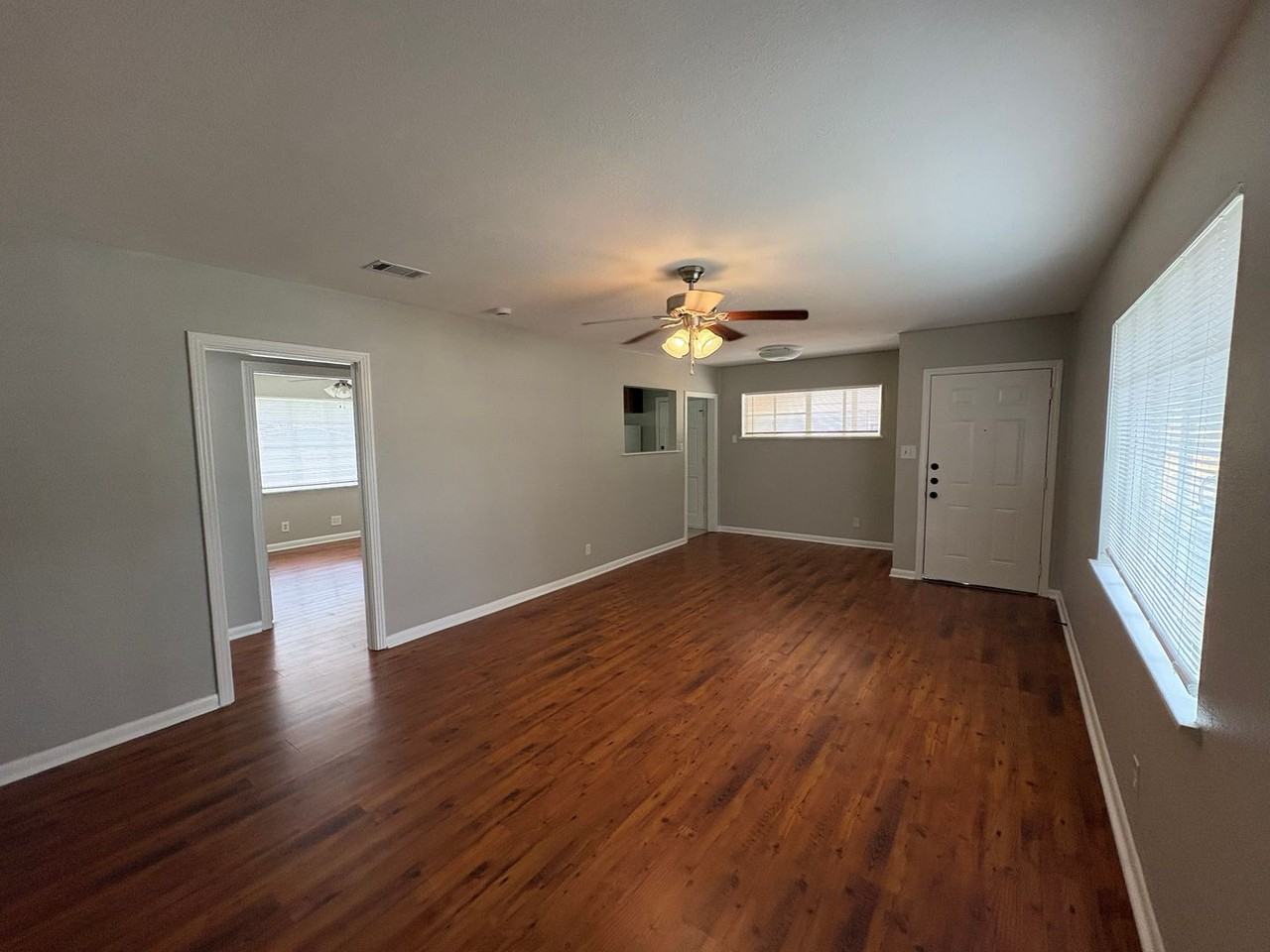 1307 Corona Dr - Photo 5 of 26