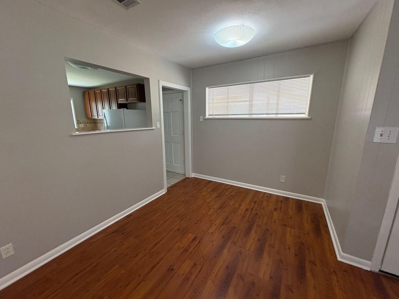 1307 Corona Dr - Photo 6 of 26