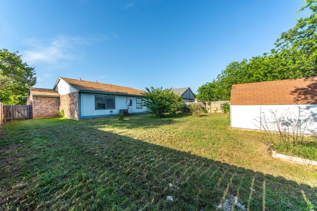 4716 Rose Of Sharon Ln - Photo 6 of 33