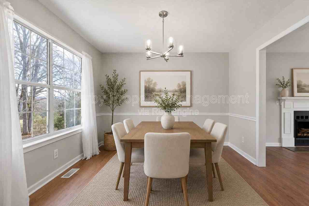 7701 Diamondhead Dr - Photo 3 of 47