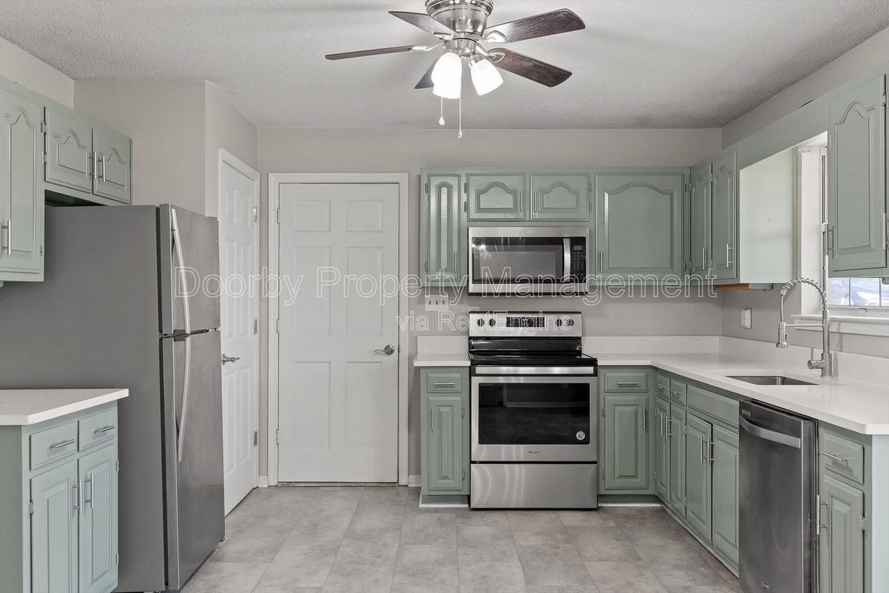 7701 Diamondhead Dr - Photo 7 of 47