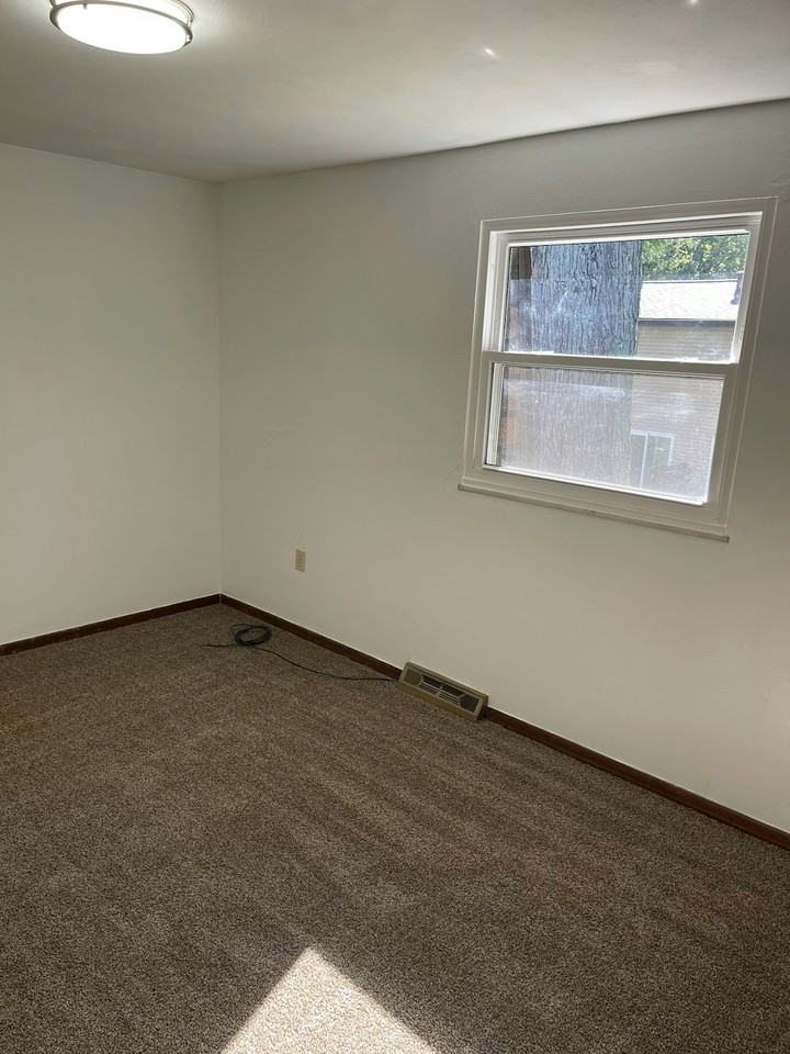 4167 West Ridge Road, Unit 1 - Photo 4 of 8