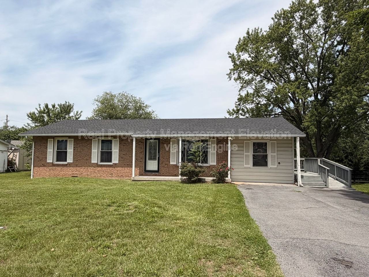 139 Meadowbrook Dr - Photo 2 of 5