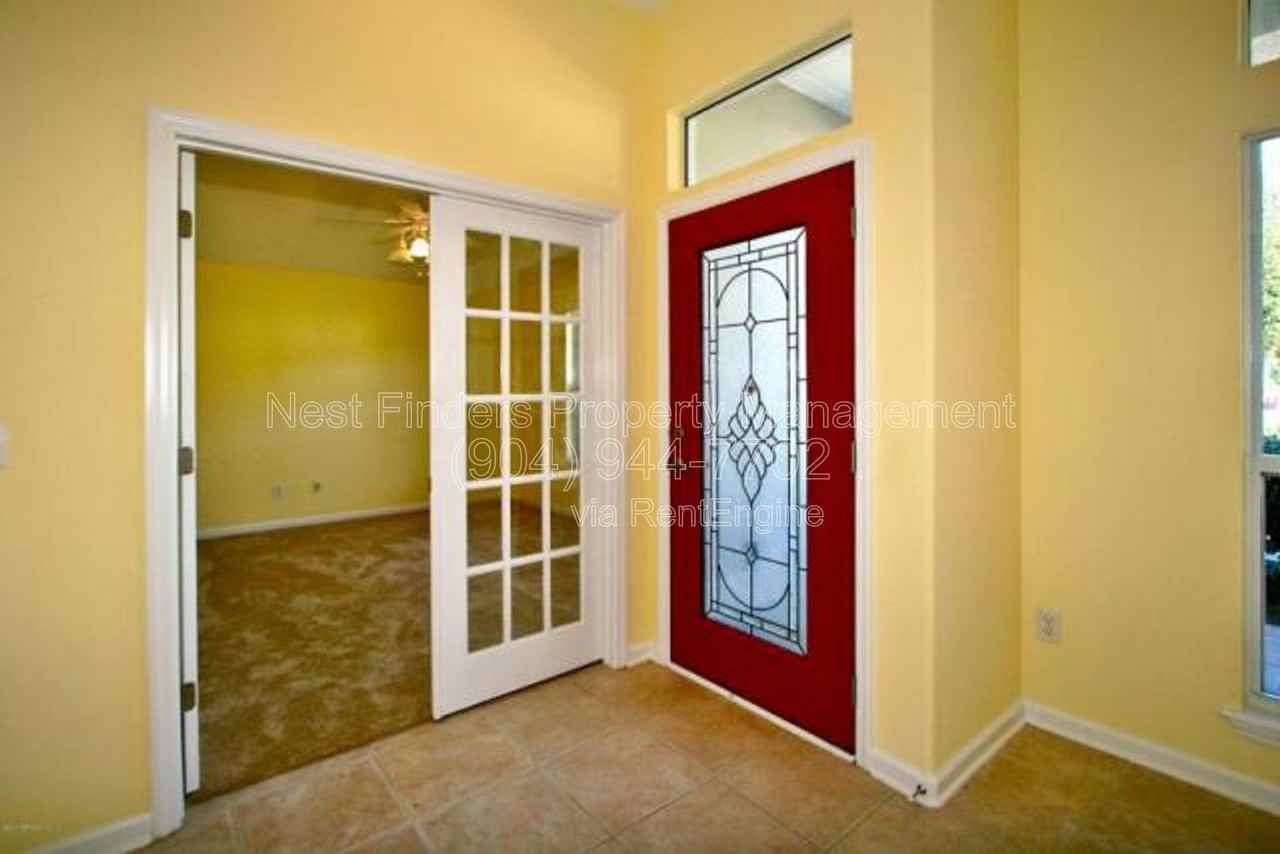801 Derby Ln - Photo 3 of 32