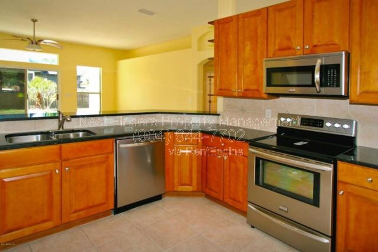 801 Derby Ln - Photo 6 of 32