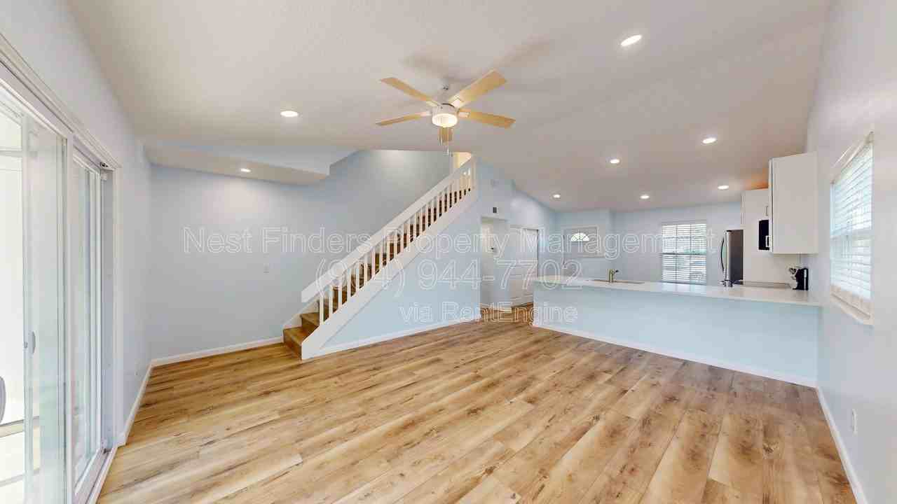450 Aquatic Dr - Photo 3 of 21