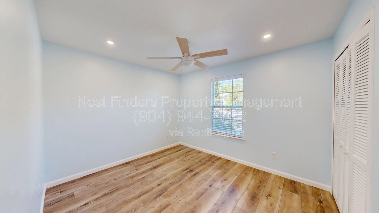 450 Aquatic Dr - Photo 6 of 21