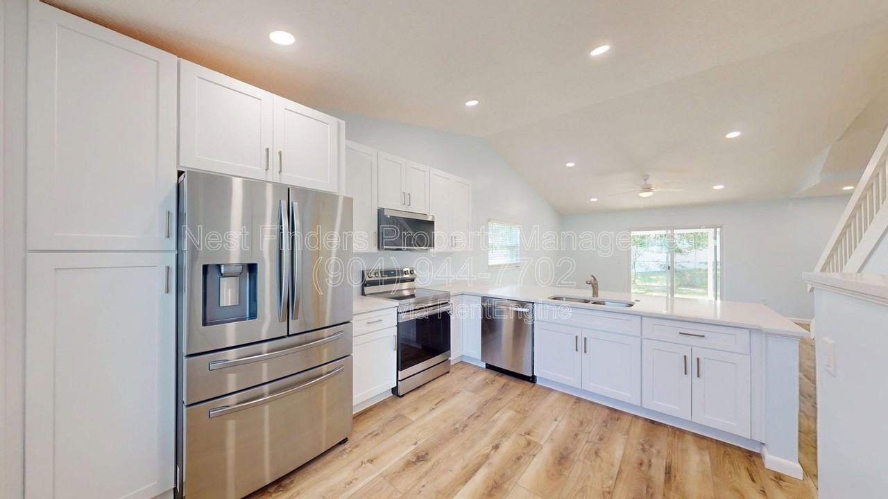 450 Aquatic Dr - Photo 7 of 21
