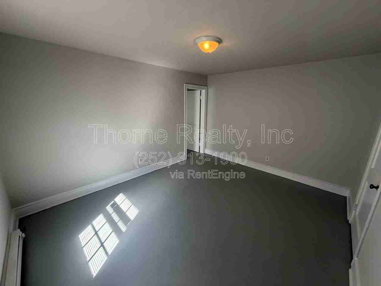 914 Nashville Rd - Photo 4 of 12