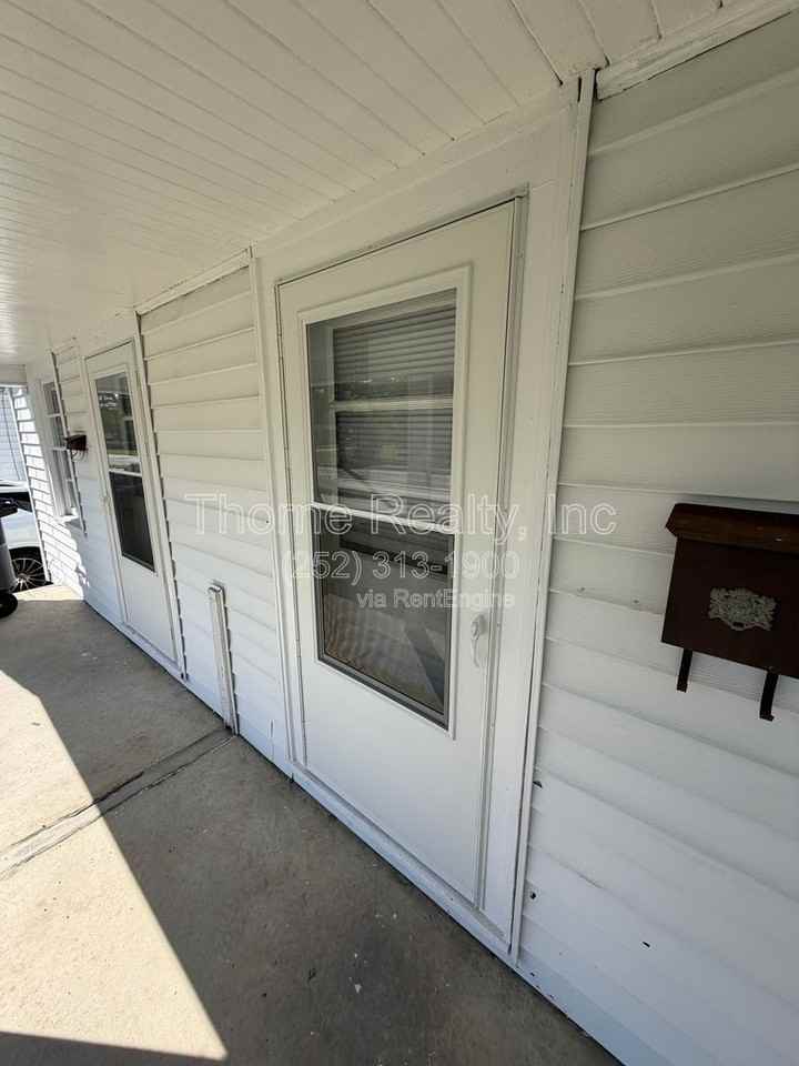 912 Nashville Rd - Photo 2 of 17