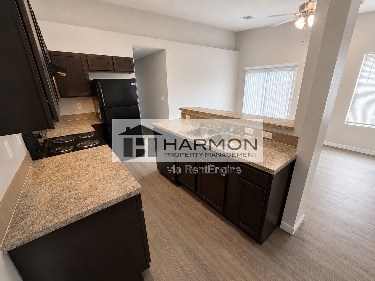818 N Crestway St - Photo 4 of 10
