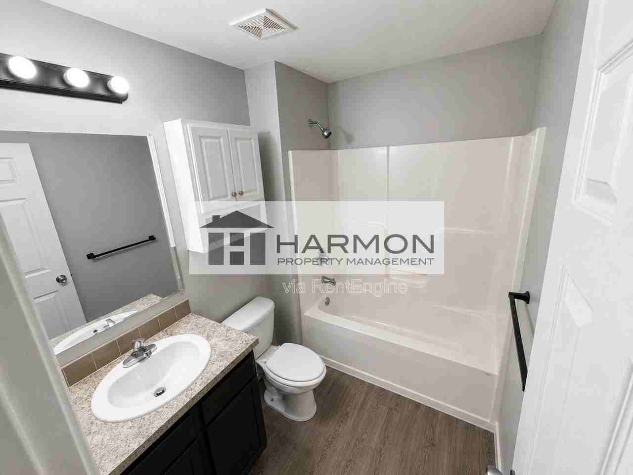 818 N Crestway St - Photo 5 of 10