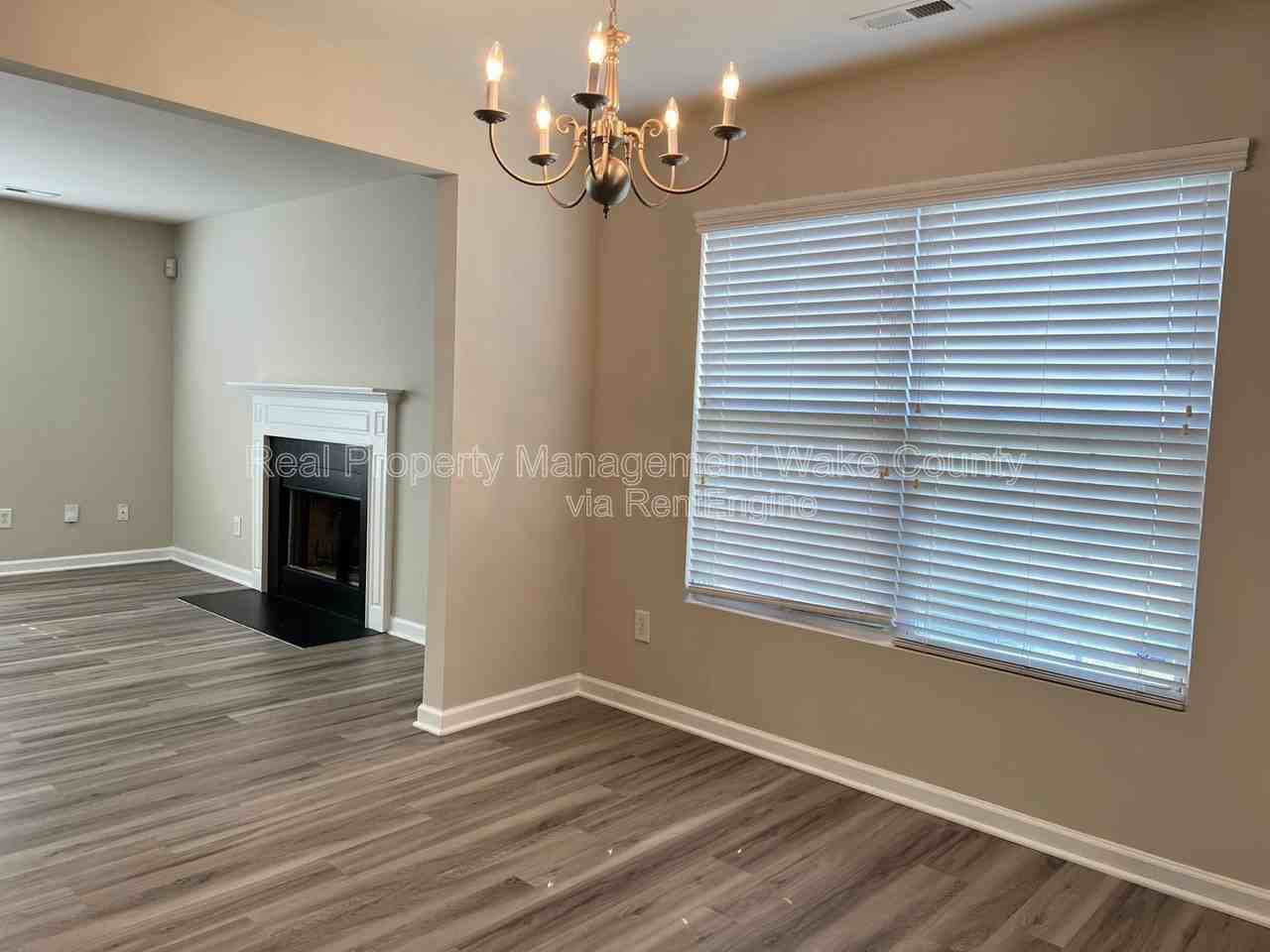 3790 Burtons Barn St - Photo 5 of 36
