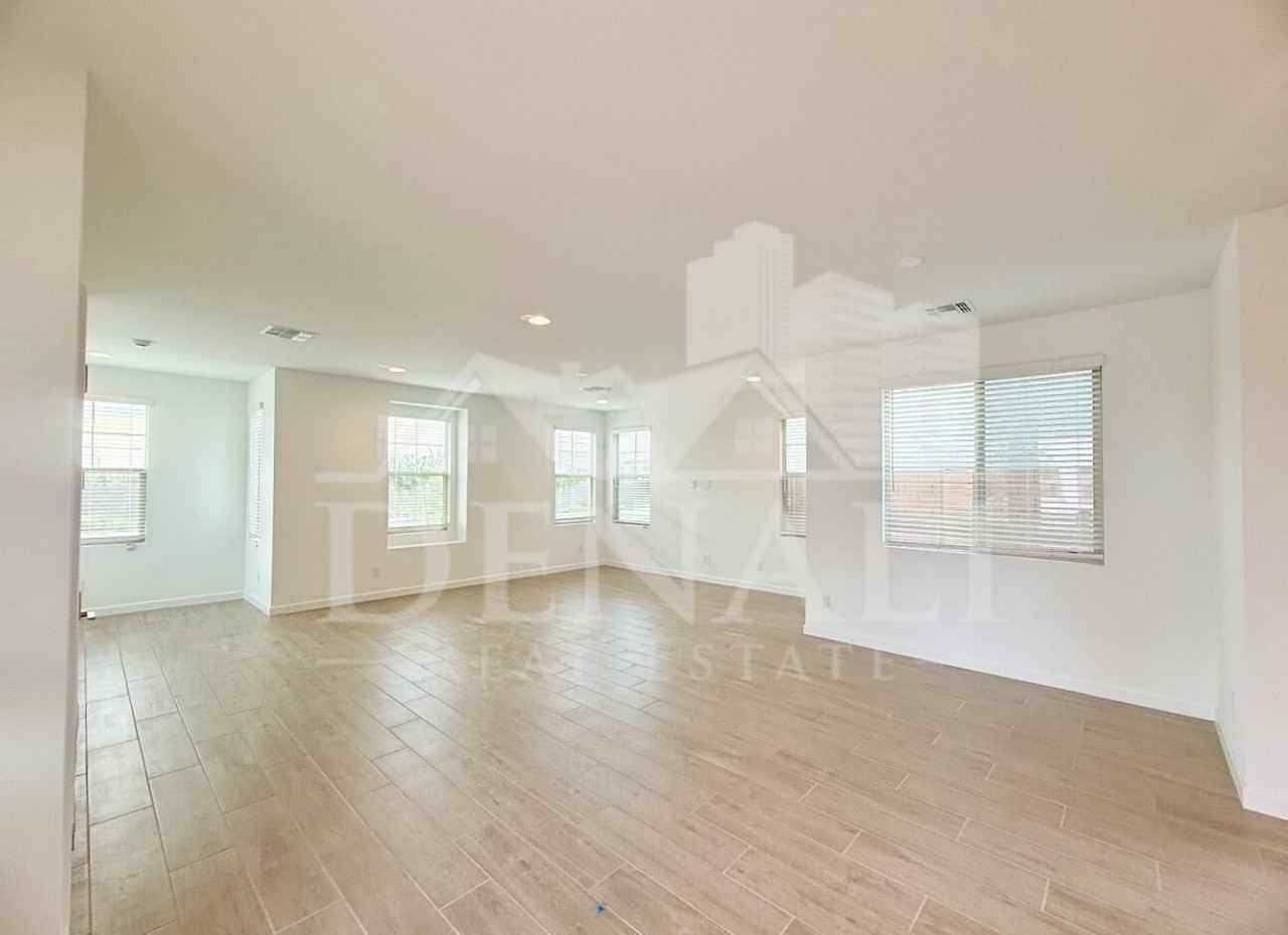 26021 N 23rd Ave - Photo 3 of 33