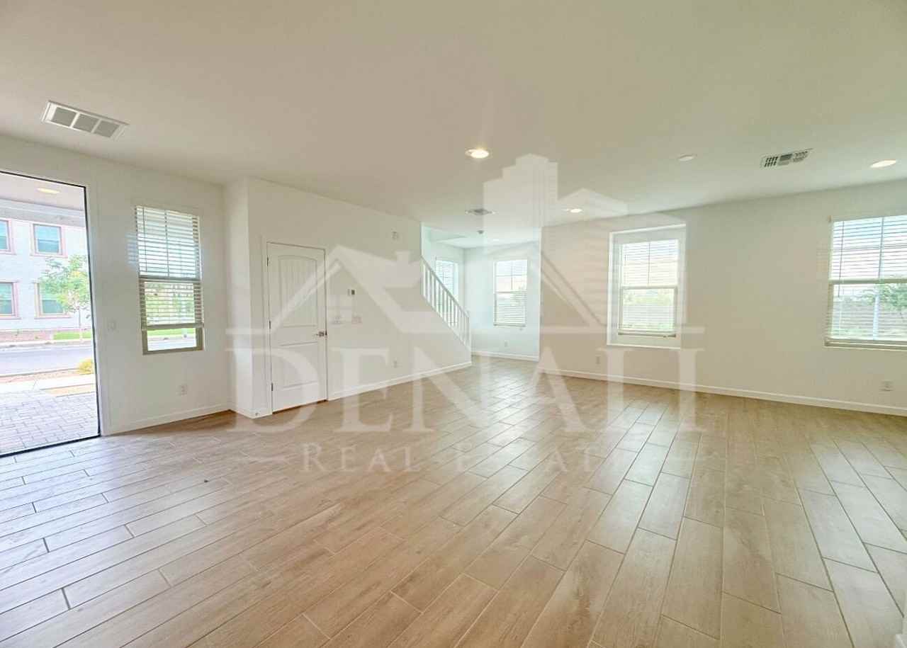 26021 N 23rd Ave - Photo 4 of 33