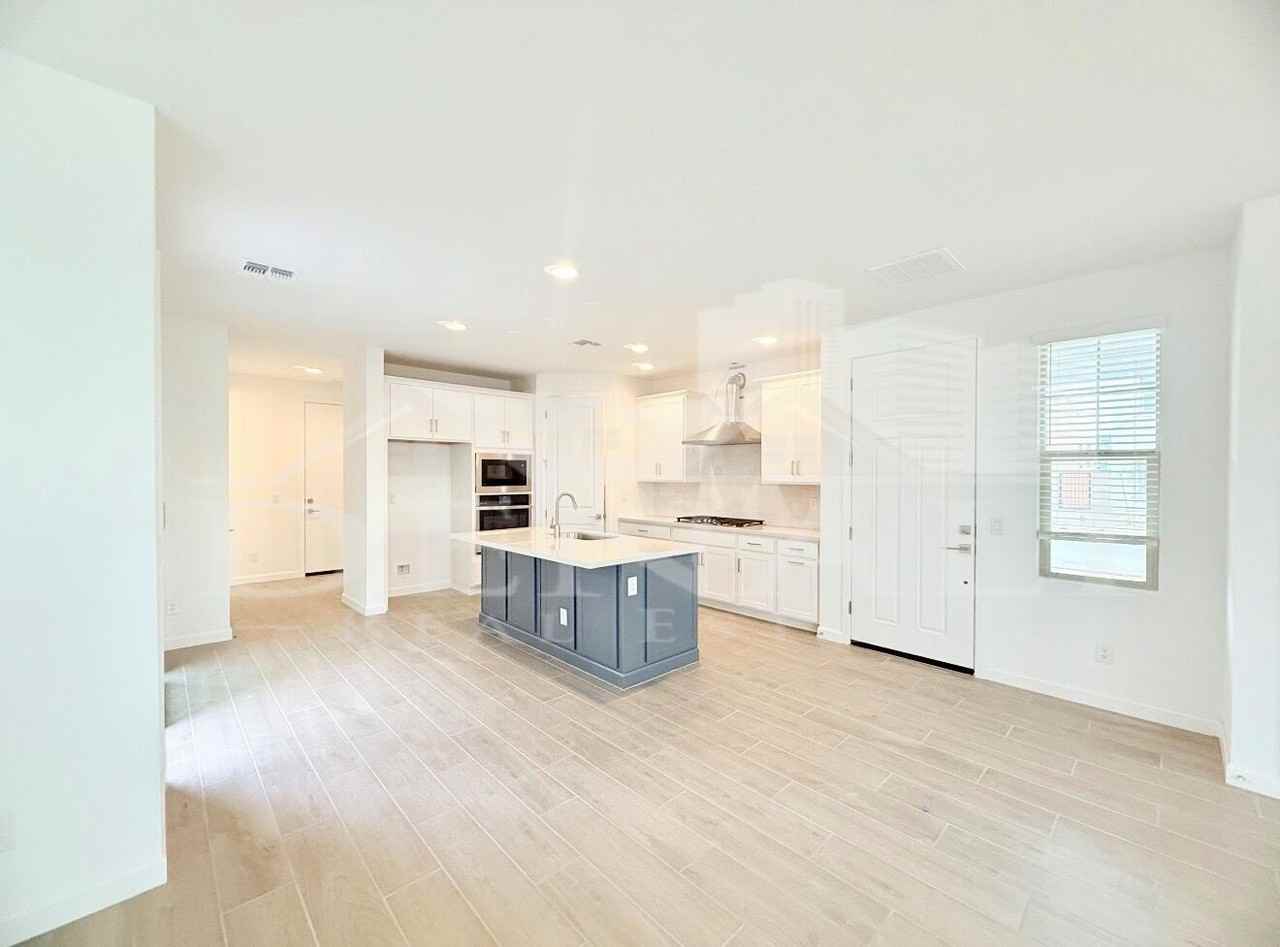 26021 N 23rd Ave - Photo 5 of 33