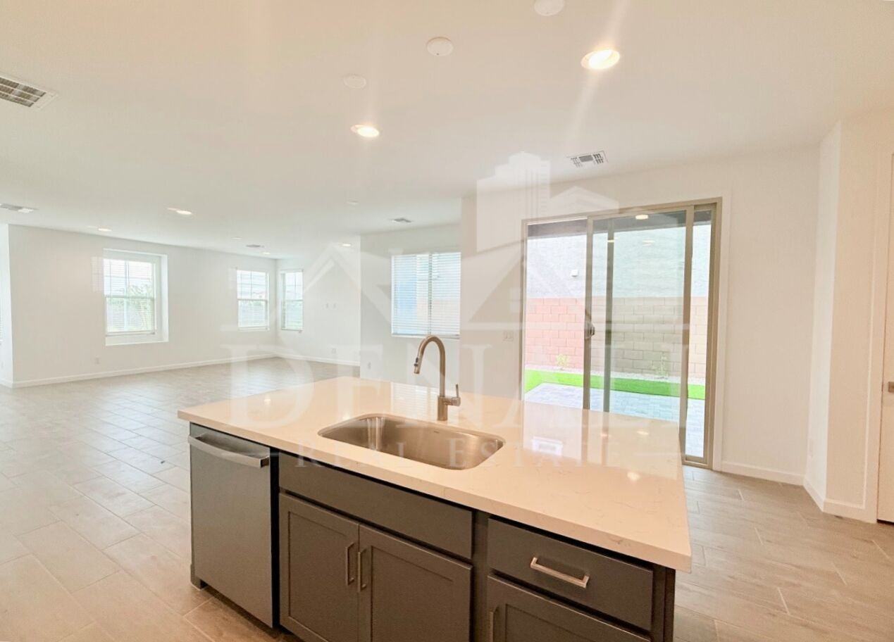 26021 N 23rd Ave - Photo 7 of 33