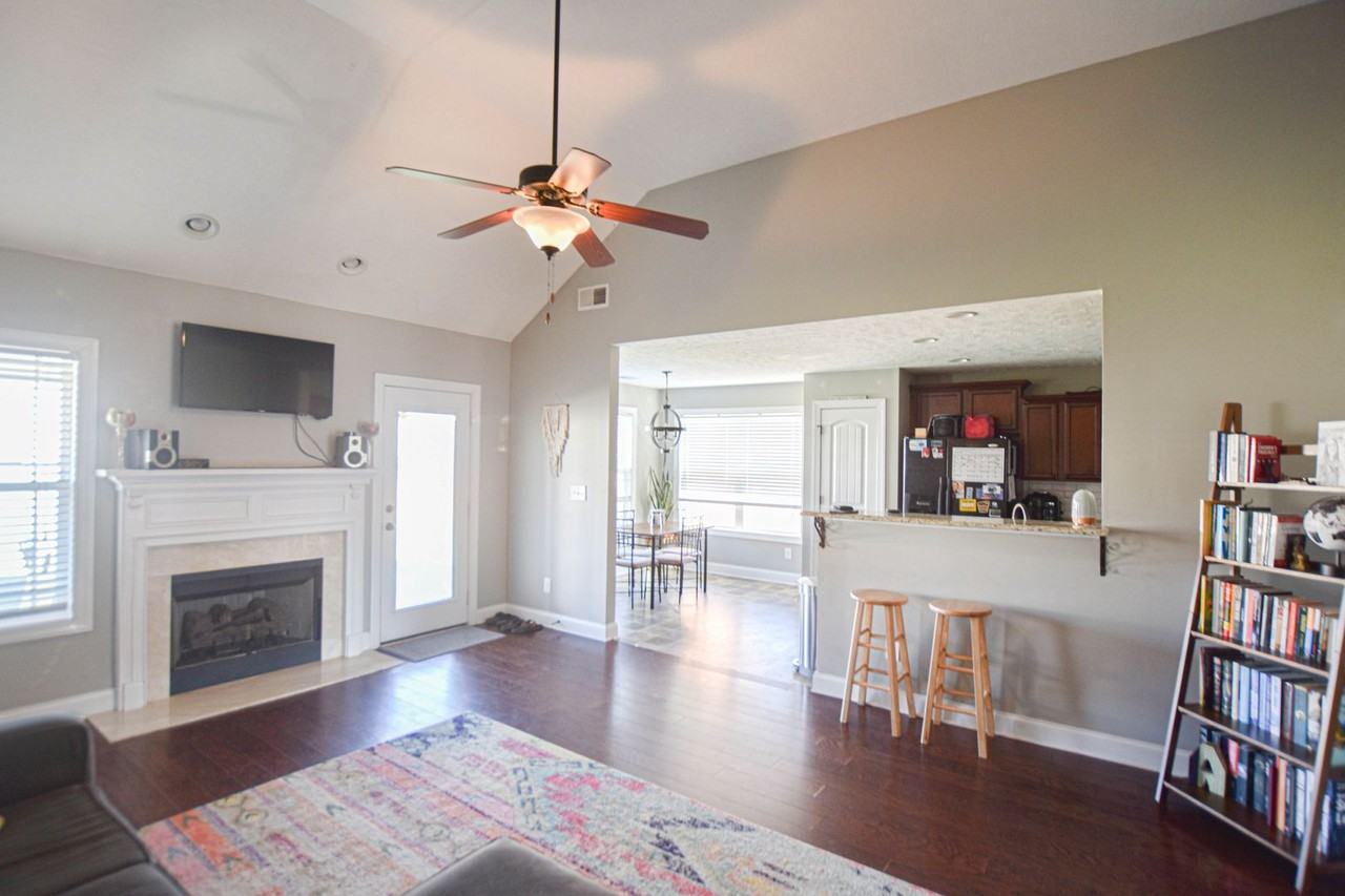 716 Elm St - Photo 4 of 19