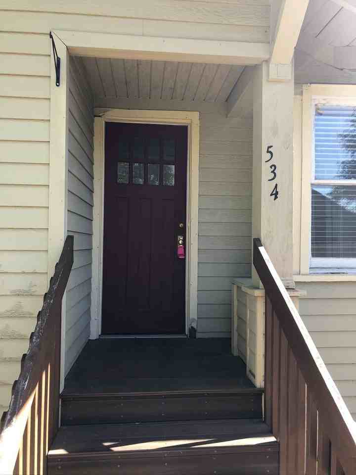 534 Nw Sisemore St - Photo 2 of 16