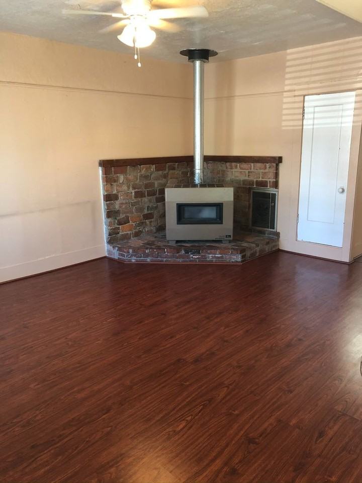 534 Nw Sisemore St - Photo 3 of 16