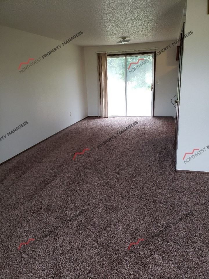 556 Avery Rd W - Photo 3 of 17