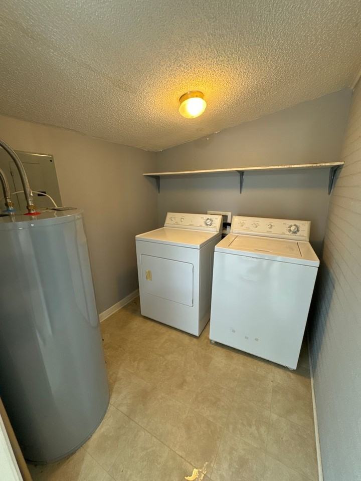 630 Elm St - Photo 5 of 11