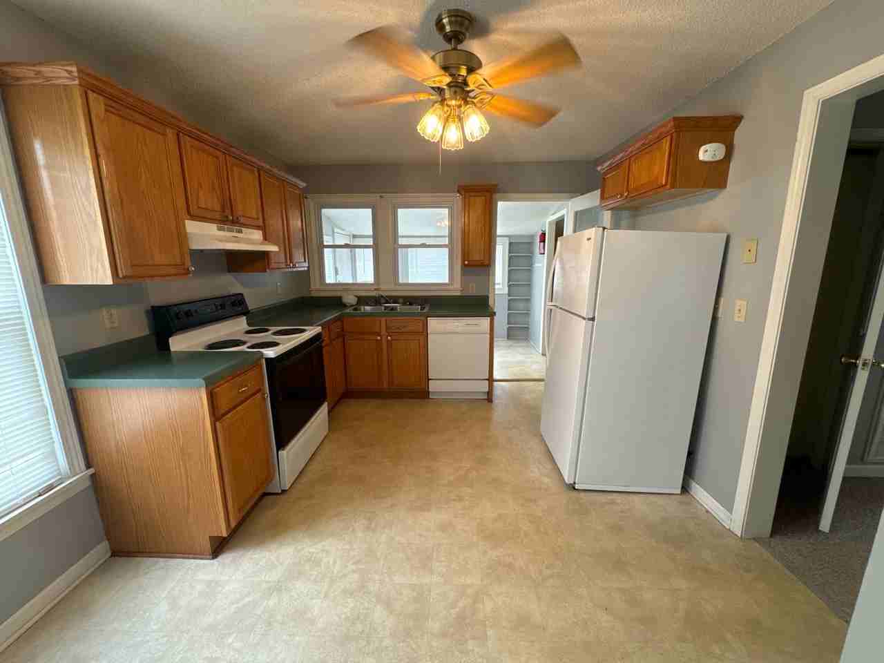 630 Elm St - Photo 6 of 11