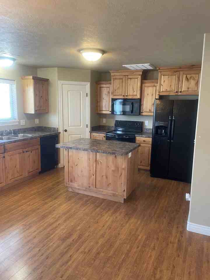 545 Countryside Ave - Photo 2 of 15