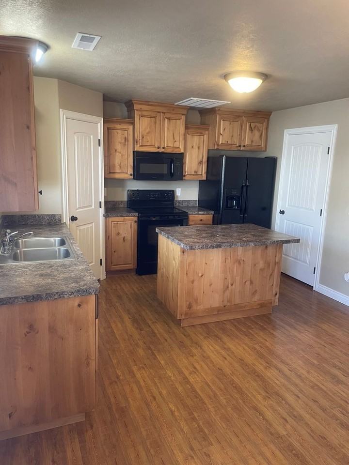 545 Countryside Ave - Photo 3 of 15