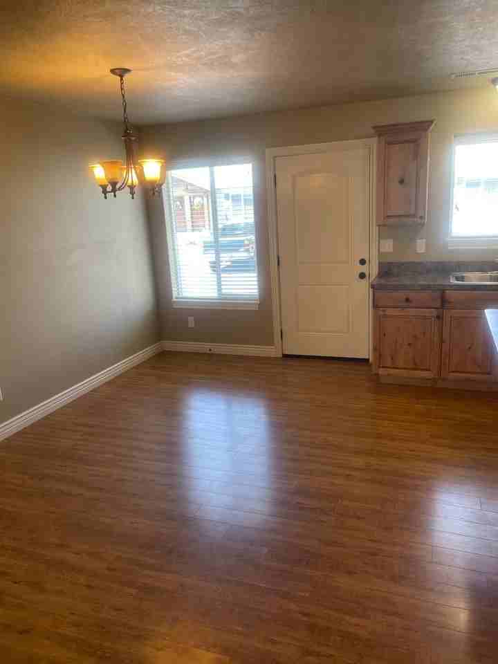 545 Countryside Ave - Photo 5 of 15