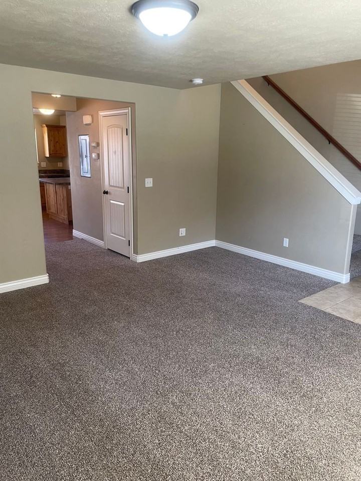 545 Countryside Ave - Photo 7 of 15