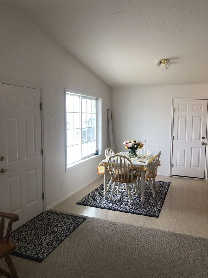 216 Susan Dr - Photo 4 of 11