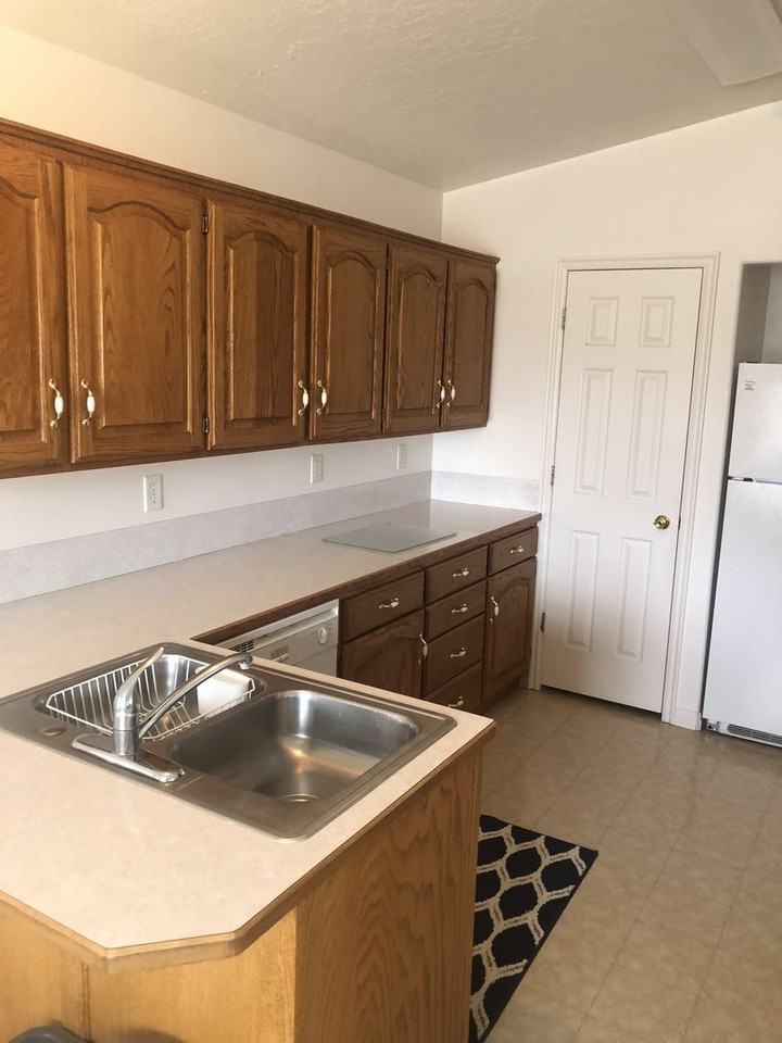 216 Susan Dr - Photo 6 of 11