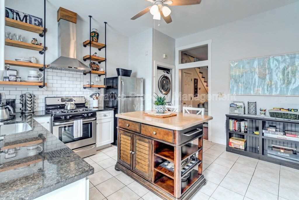 513 E Harris St - Photo 5 of 16