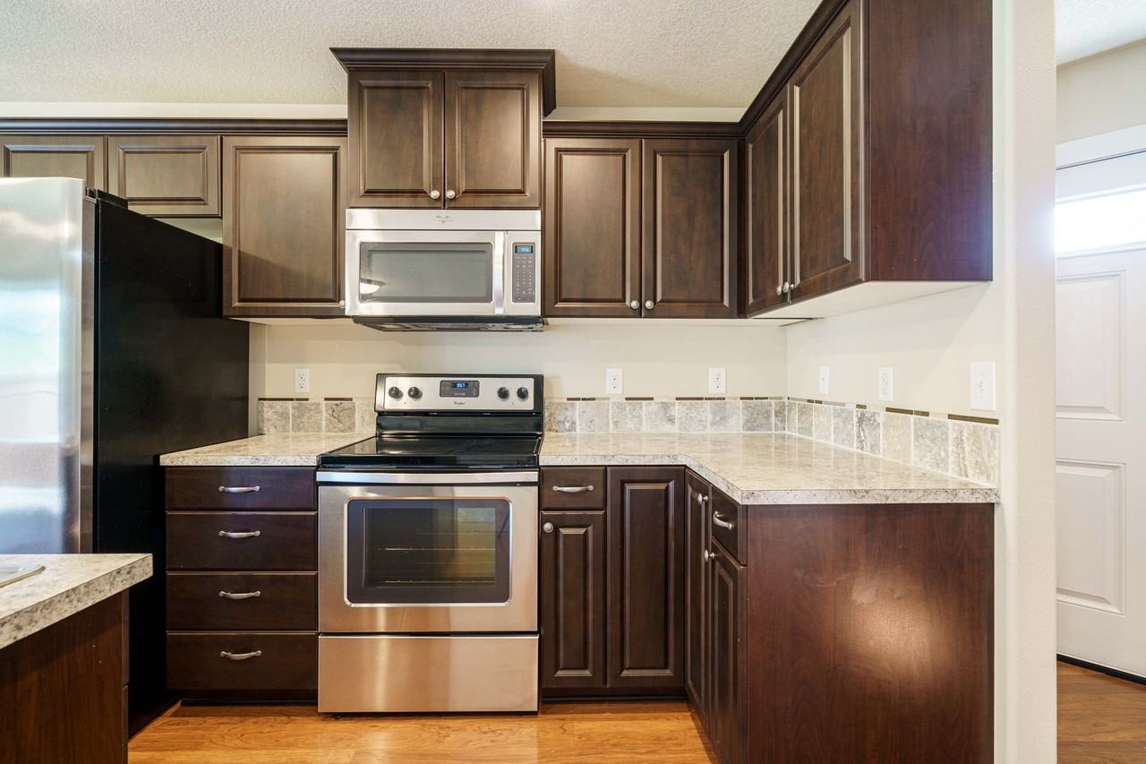 844 Ne 109th Ct - Photo 2 of 26