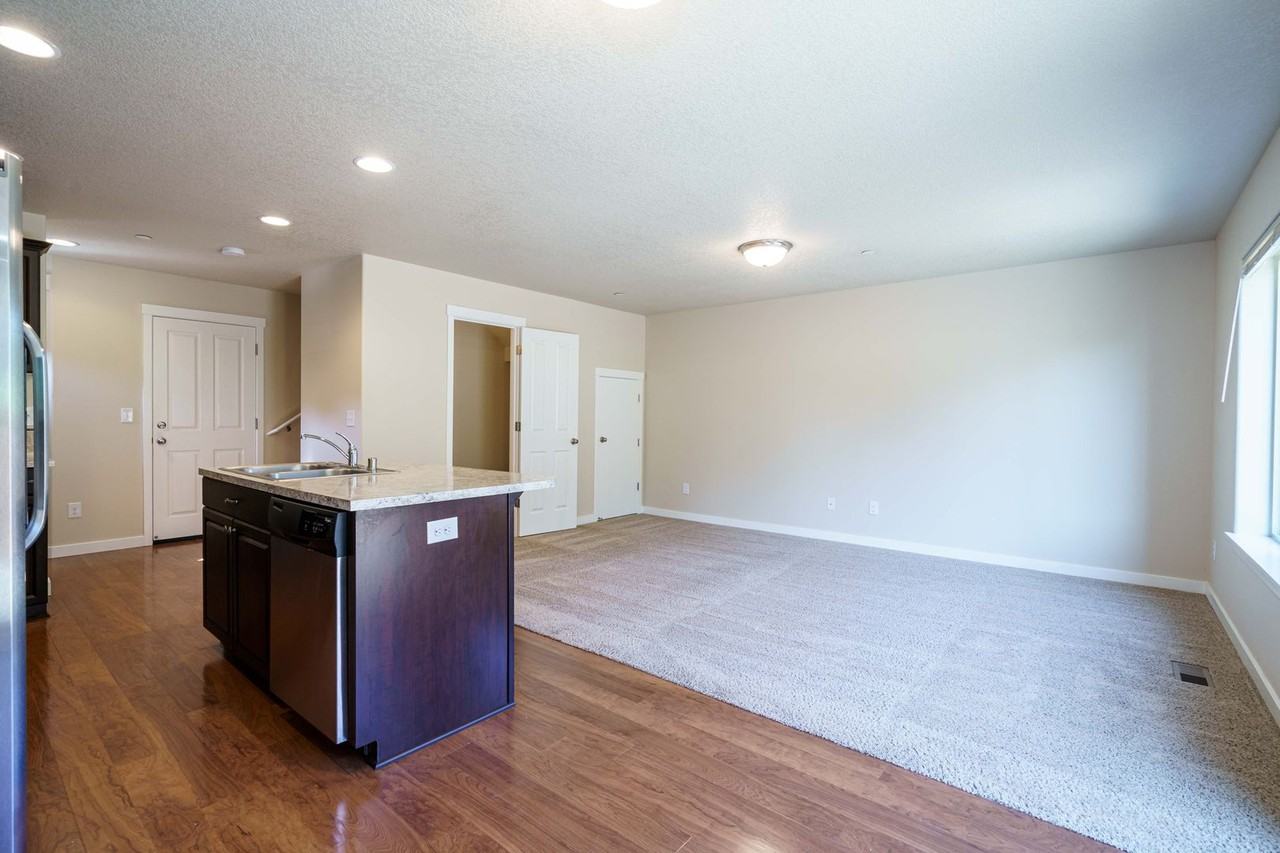 844 Ne 109th Ct - Photo 6 of 26