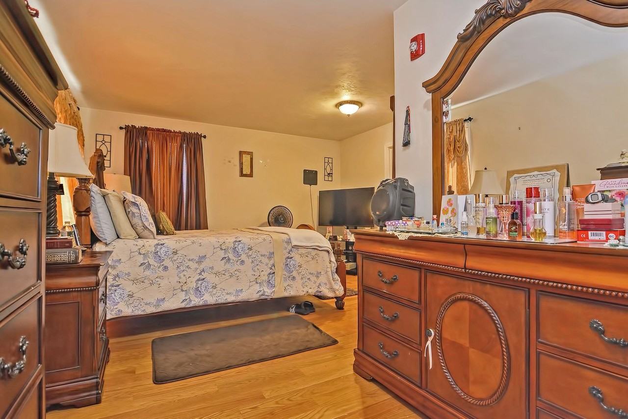 45 Nightingale St #B - Photo 3 of 50