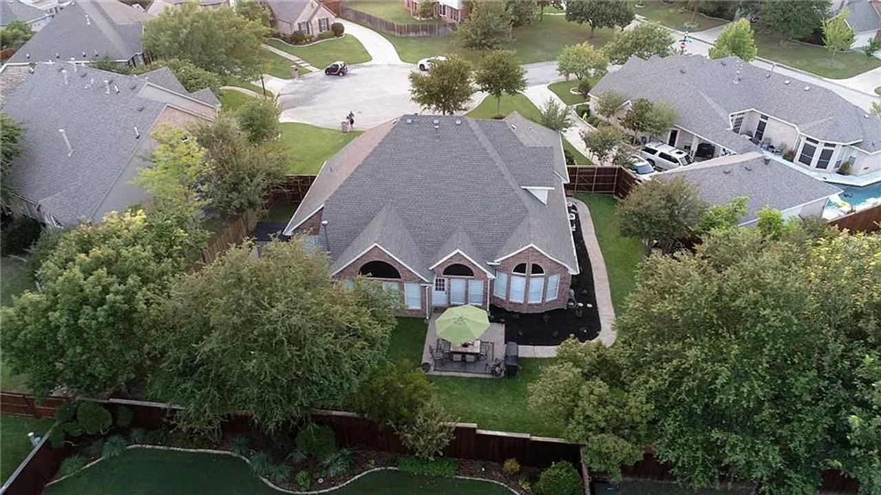 5 Parkway Ct - Photo 3 of 50