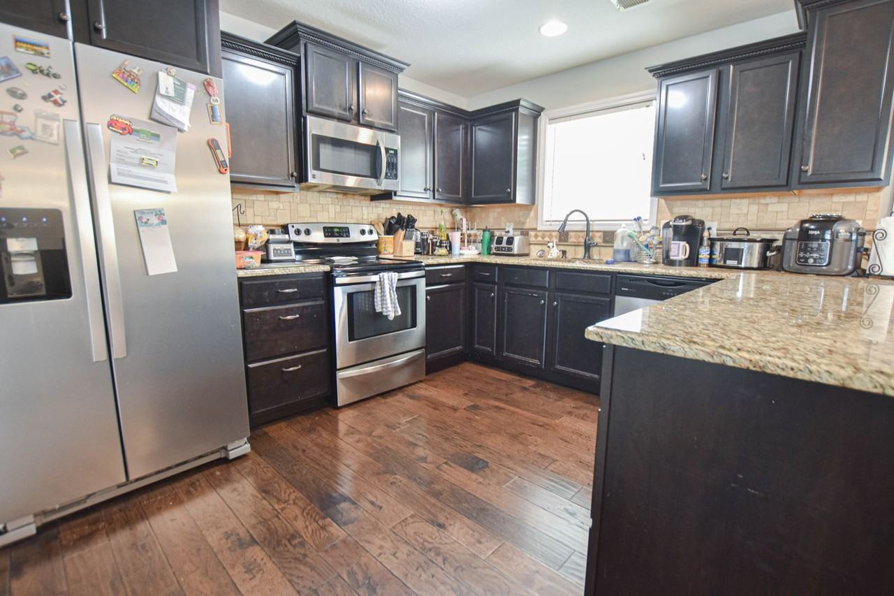 3702 Windmill Ct - Photo 7 of 20