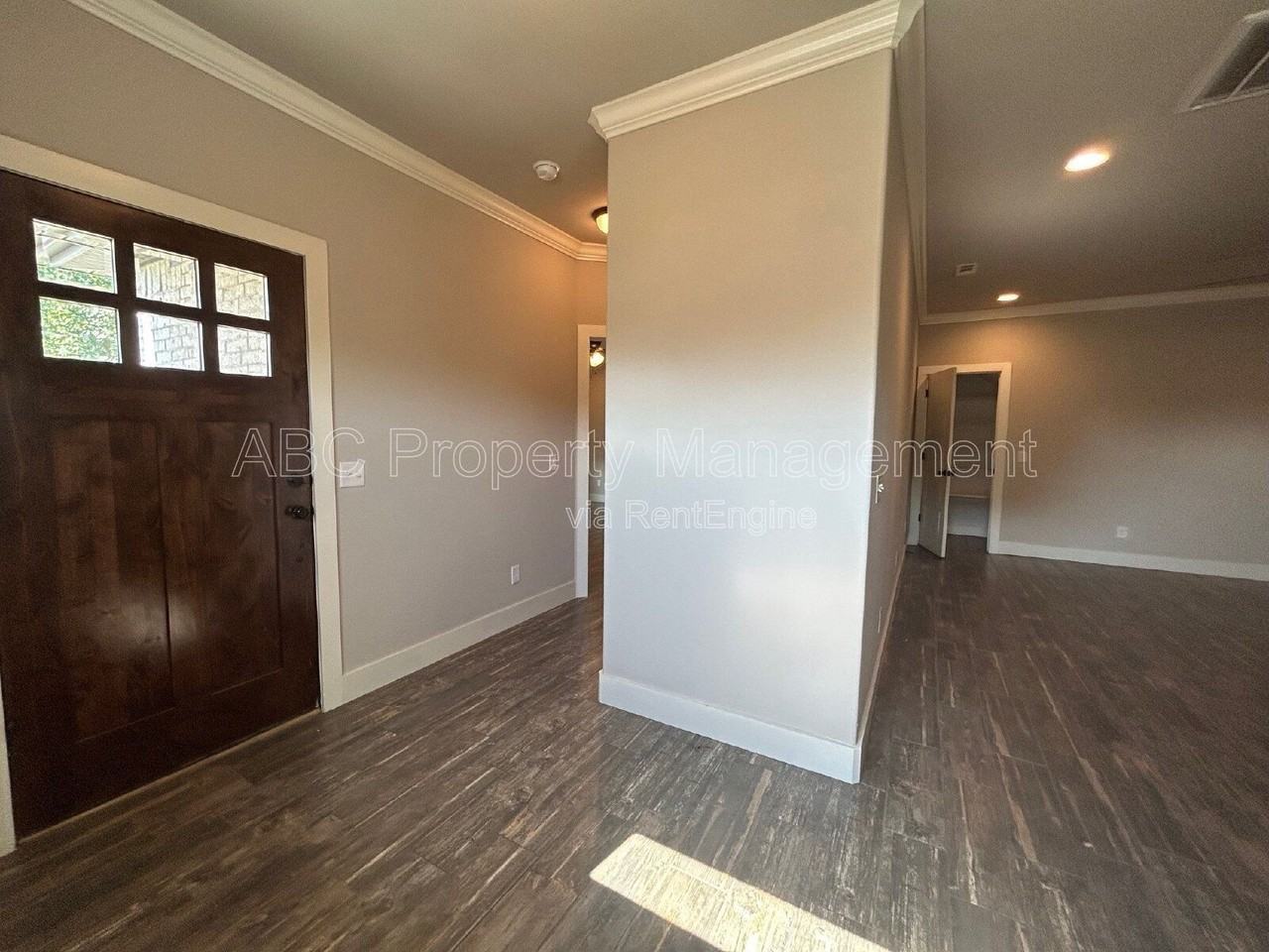 3101 Sw Warberry Ave - Photo 2 of 18