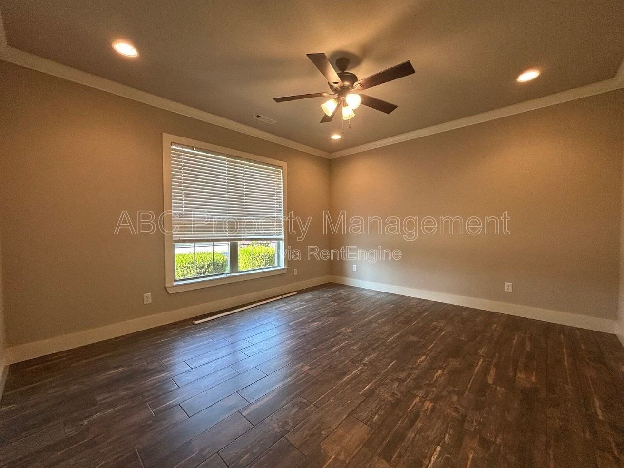 3101 Sw Warberry Ave - Photo 7 of 18