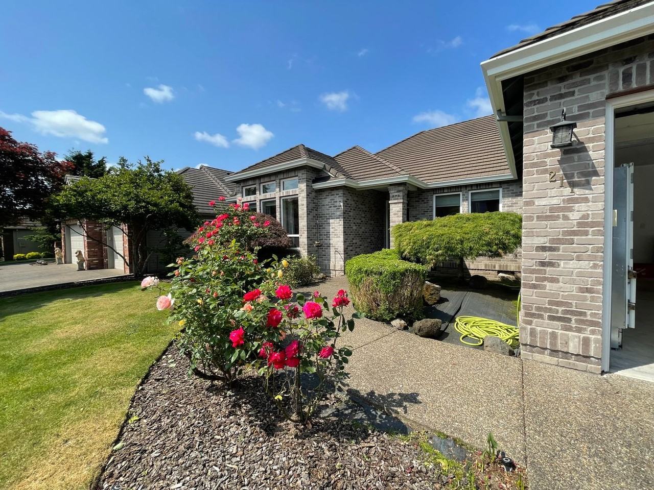211 Nw 110th Ave - Photo 3 of 50