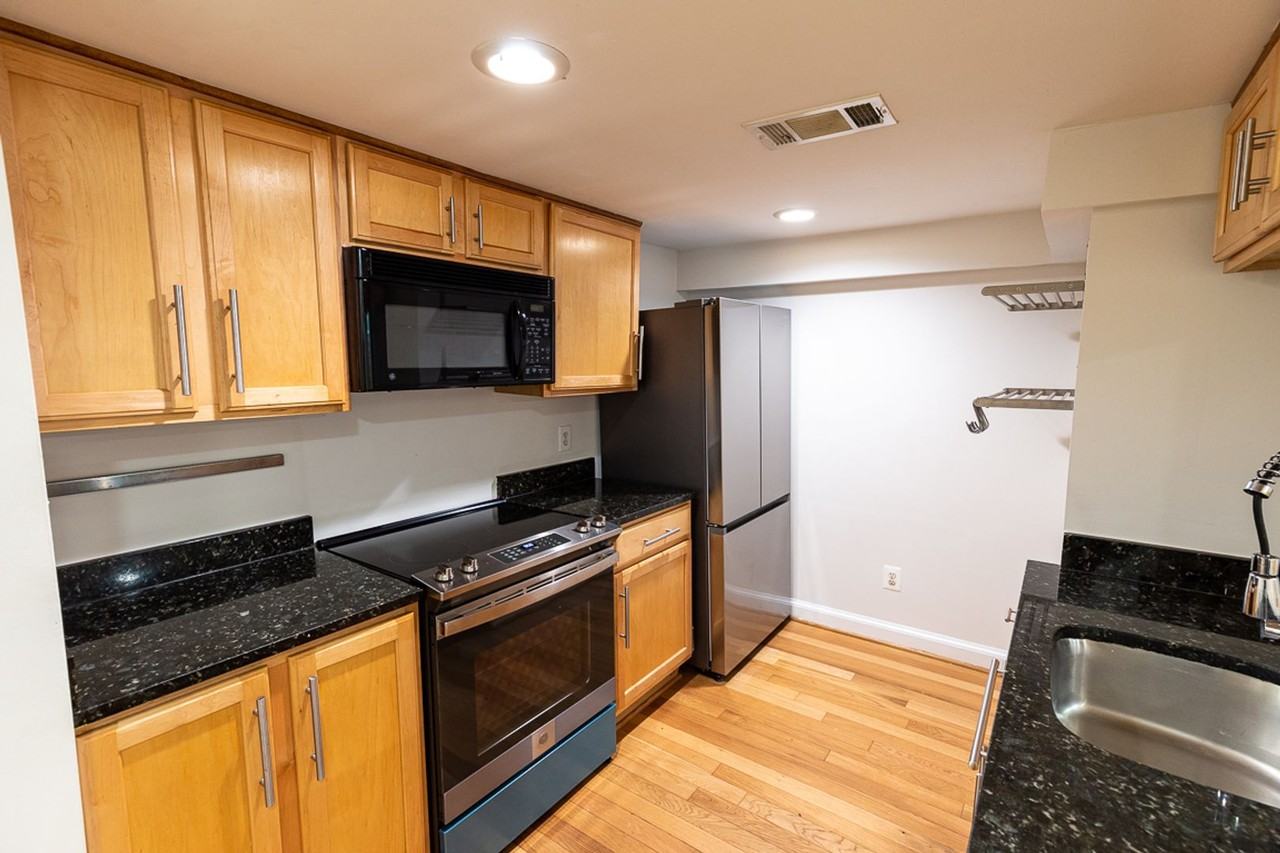 1350 Kenyon St Nw ##Nw - Photo 3 of 22