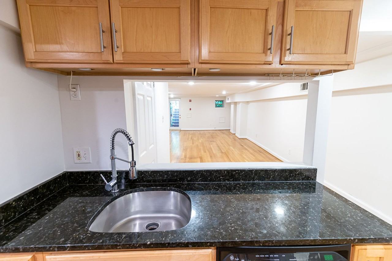 1350 Kenyon St Nw ##Nw - Photo 4 of 22